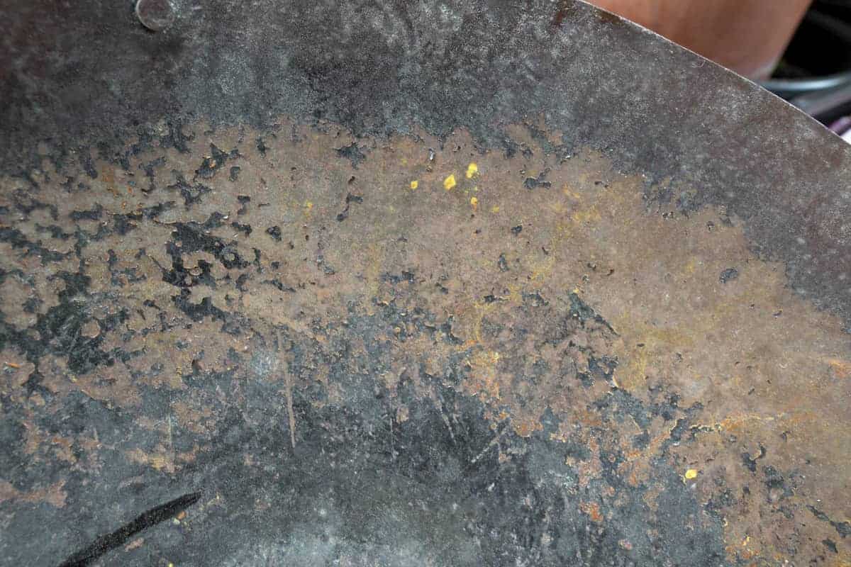 How to Clean a Wok with Rust